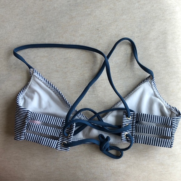 bikini top - Picture 2 of 2